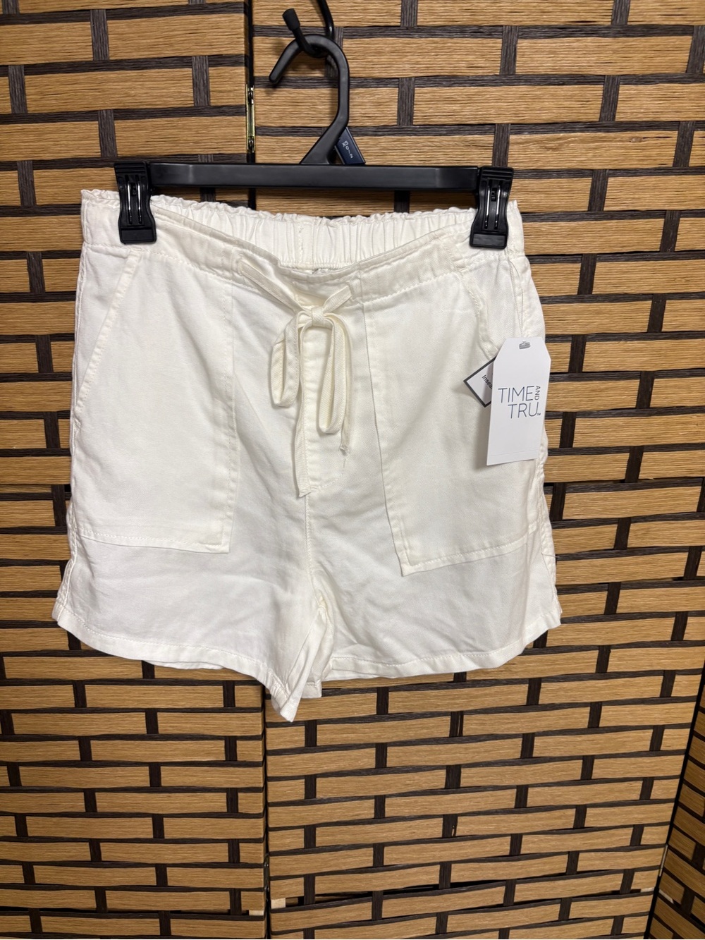 Time and tru white soft utility shorts size XS